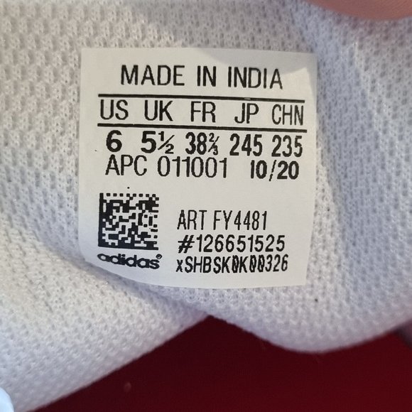 ADIDAS Ladies Special Edition Stan Smith Leather Sneakers Red Heart, Size 7 - Picture 12 of 12